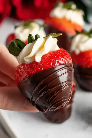 Chocolate Covered Cheesecake Strawberries