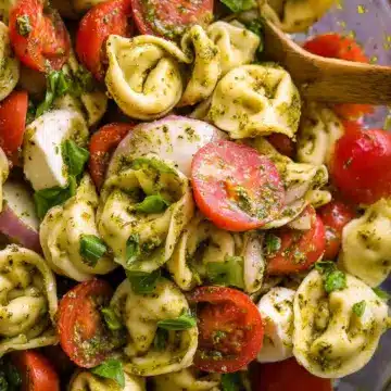 Easy Pesto Tortellini Pasta Salad