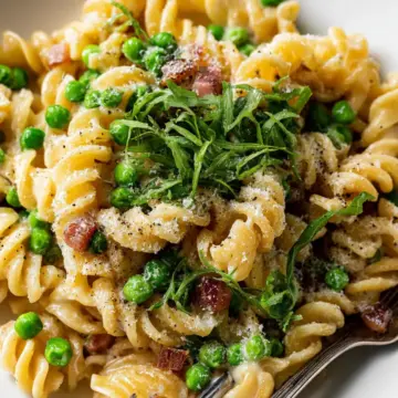 Creamy Pasta with Peas and Pancett