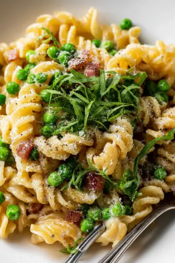 Creamy Pasta with Peas and Pancett