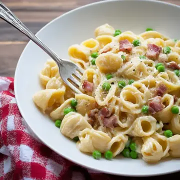 Creamy Pea & Pancetta Pasta